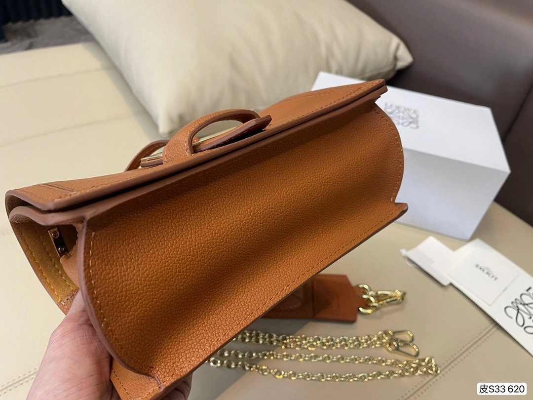 BARCELONA 303.12.W89 cowhide item : BT-B022B1834